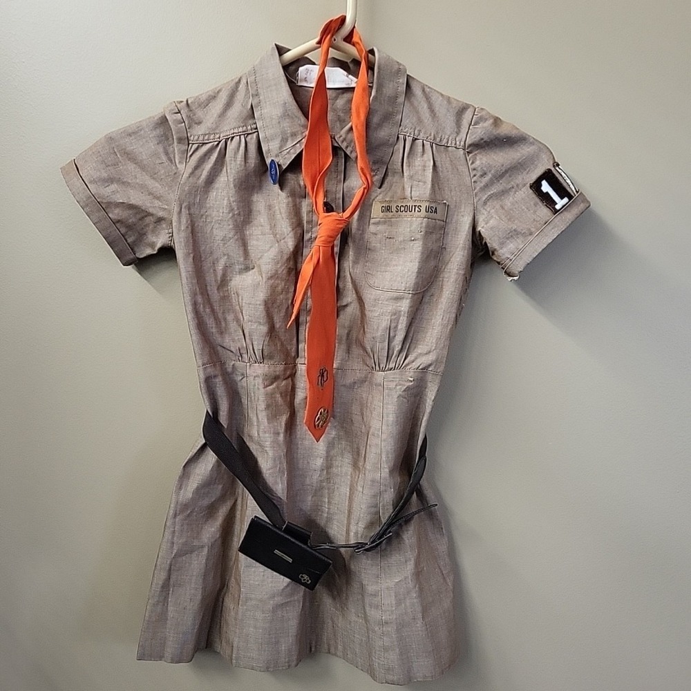 Vintage Girl Scouts USA Uniform Troop 182 W/ Socks, Scarf And More‎